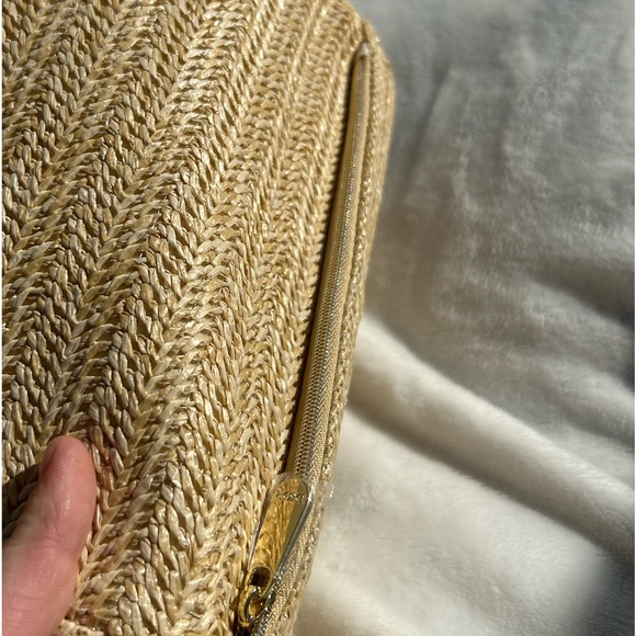 ❤️‍🔥 NWOT Limited Edition Dior raffia clutch w/ original box & wrapping - Picture 7 of 10